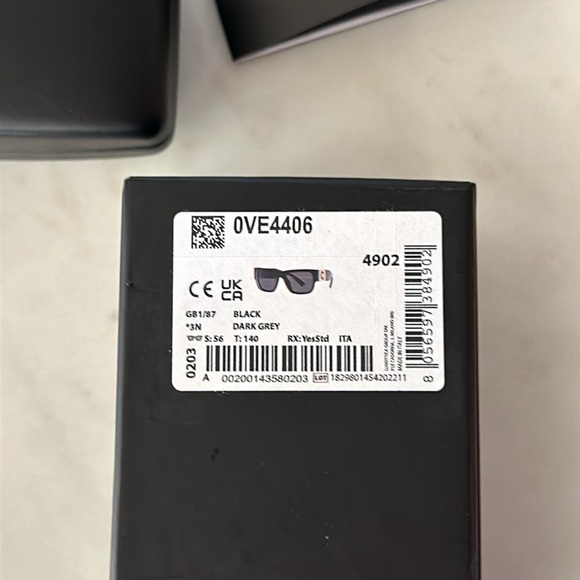 Authentic Men’s Versace Black Rectangle Sunglasses with Gold Tone Medallion - Picture 8 of 8